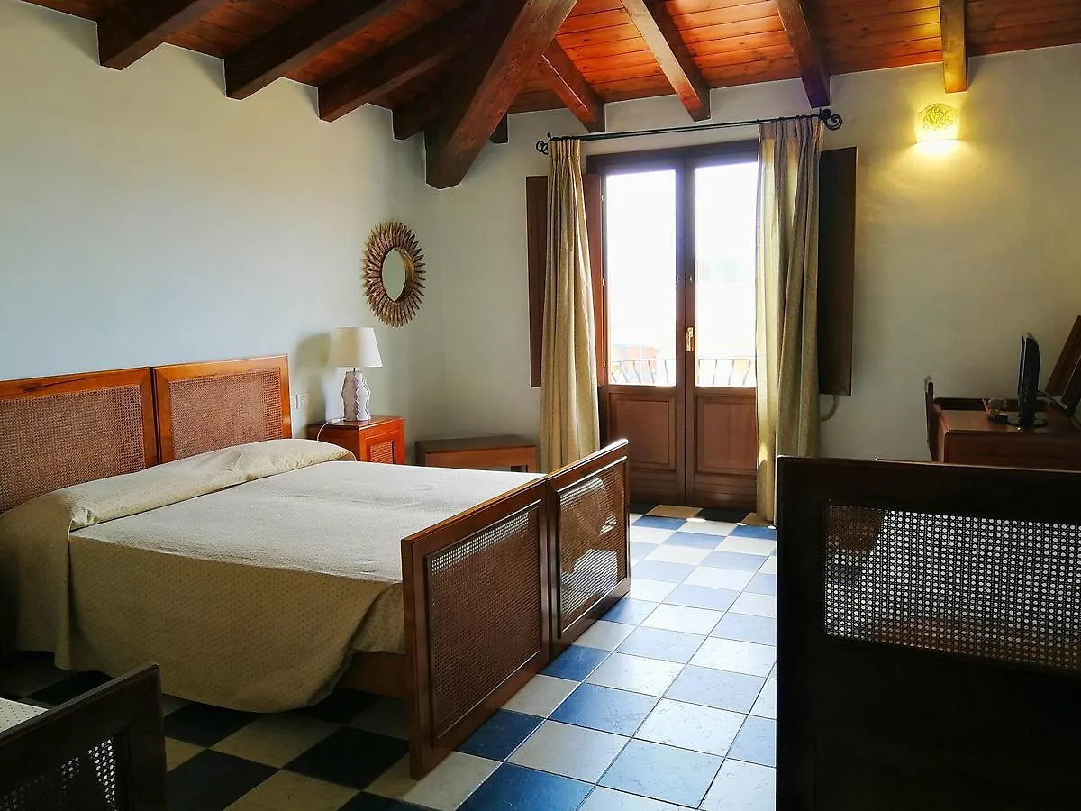 Hotel Il Vecchio Mulino Àrbatax 3*,  İtalya